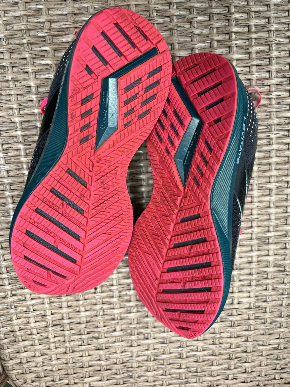 Brooks like new